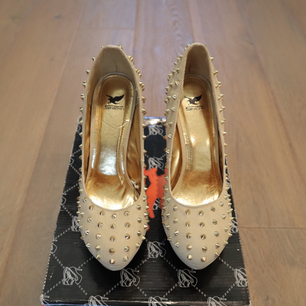 Spiked pumps, 7 1/2, Shiekh shoes